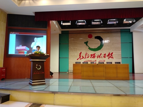 學(xué)生代表張潔英講話