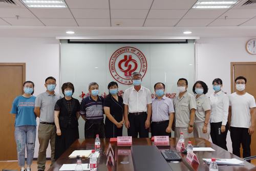 校區(qū)文理學(xué)院與中石油新疆銷(xiāo)售克拉瑪依分公司簽訂合作協(xié)議9