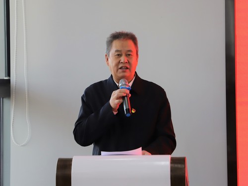 校長(zhǎng)發(fā)言