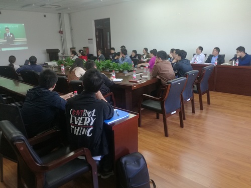 20190520石油學(xué)院組織收看北京高校第十一屆青年教師教學(xué)基本功比賽直播-石油學(xué)院劉瑩1
