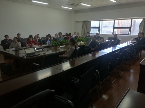 20190520石油學(xué)院組織收看北京高校第十一屆青年教師教學(xué)基本功比賽直播-石油學(xué)院劉瑩-2
