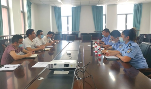 20200521 大學(xué)城派出所領(lǐng)導(dǎo)到工學(xué)院走訪交流 (1)