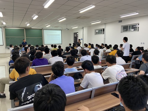 工學(xué)院召開2019級(jí)機(jī)械類專業(yè)分流介紹會(huì) (5)