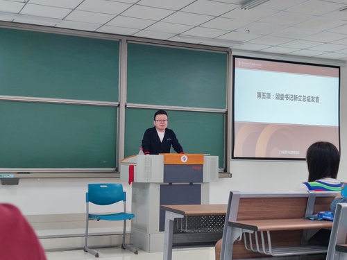 20201105 工學(xué)院舉辦第一屆新老生書籍轉(zhuǎn)贈大會 (4)