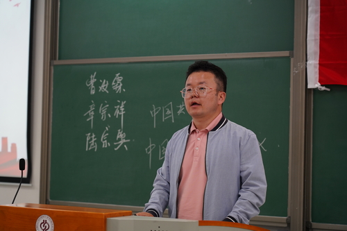 團總支書記新立講話