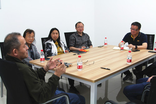工學(xué)院黨委開展“暖心”亮點(diǎn)工程對話銀齡及援建教師-2