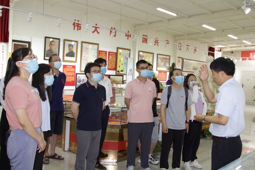 工學(xué)院黨委參觀克拉瑪依紅色記憶展覽館照片3