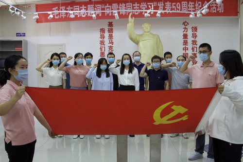 工學(xué)院黨委參觀克拉瑪依紅色記憶展覽館照片1
