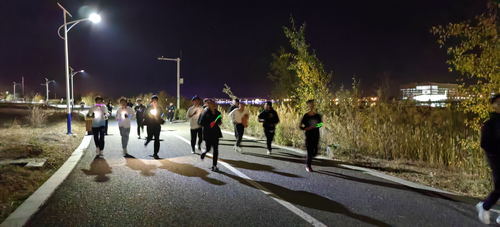 環(huán)湖夜跑2