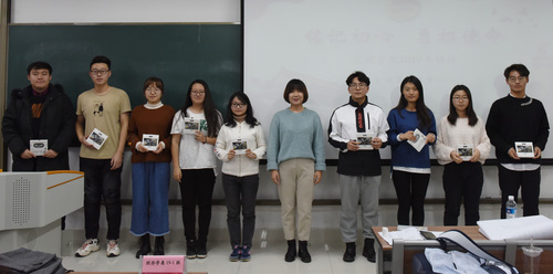 20191217文理學(xué)院成功舉辦“銘記初心、勇?lián)姑敝黝}團校 (2)