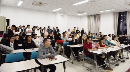 20191224文理學(xué)院召開(kāi)首屆班級(jí)達(dá)標(biāo)創(chuàng)優(yōu)答辯會(huì) (2)