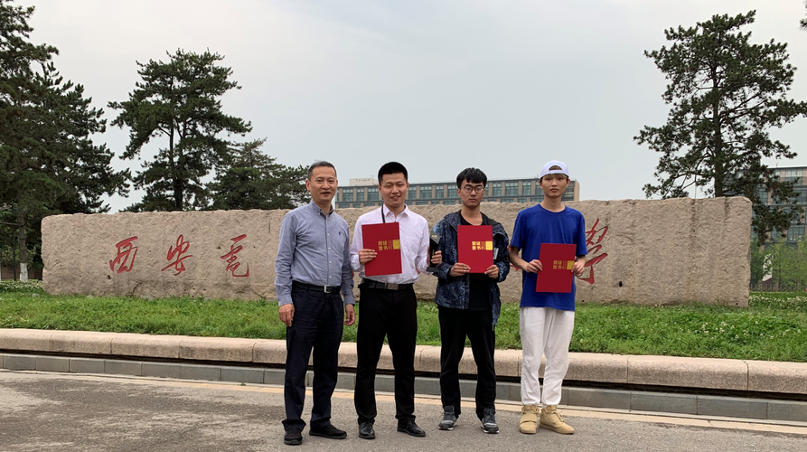 20190518-校區(qū)學(xué)生在360Hackaday高校產(chǎn)品創(chuàng)新挑戰(zhàn)季西北區(qū)決賽中獲佳績-石油學(xué)院-劉瑩-1