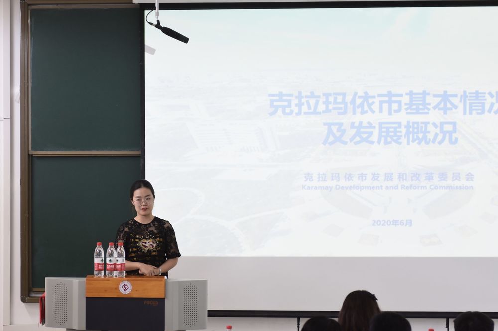 20200608-校區(qū)石油學院開展“引才校園行”宣講活動 (4)