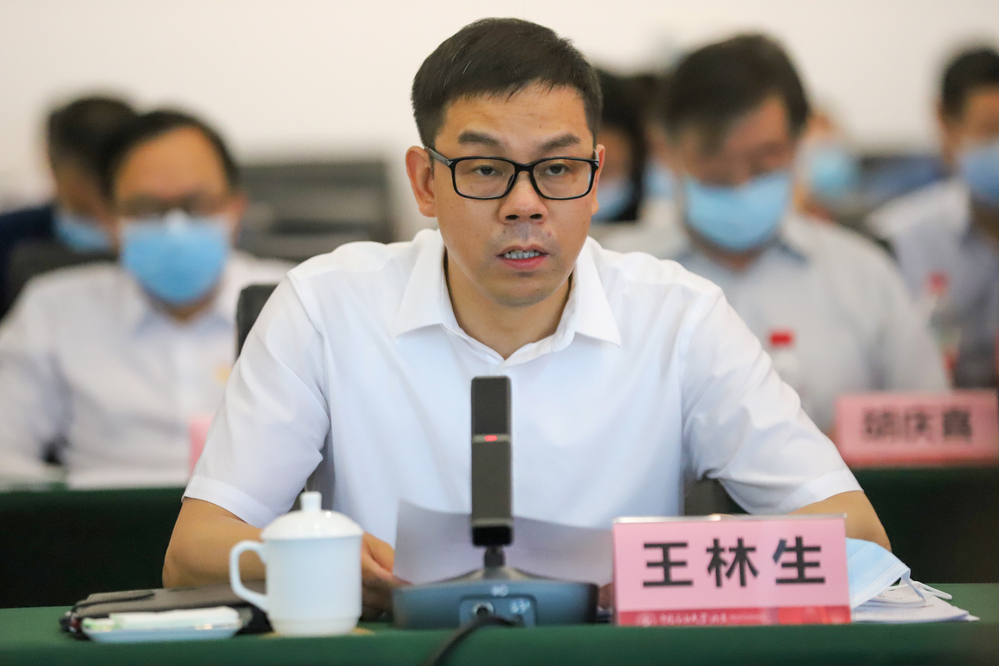 20220706自治區(qū)推動中國石油大學（北京）克拉瑪依校區(qū)產(chǎn)學研工作會暨數(shù)智油氣現(xiàn)代產(chǎn)業(yè)學院理事會一屆一次會議 邱煜珩 朱宏淇攝 (116)
