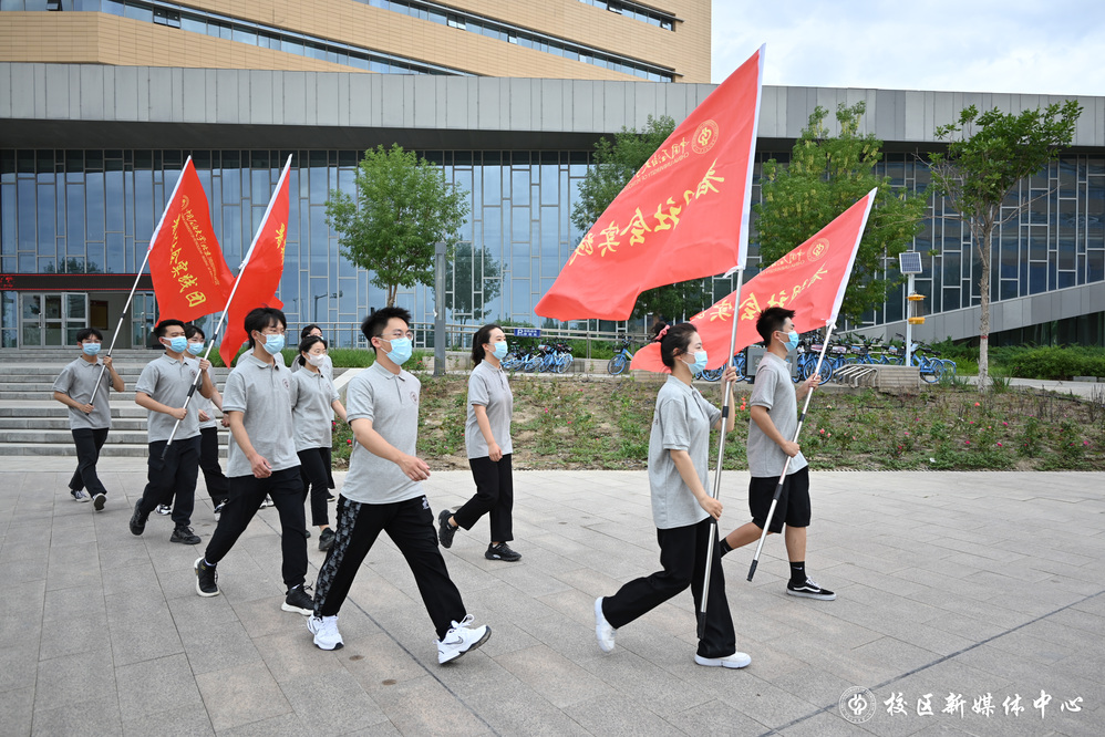 20220524 校區(qū)暑期社會(huì)實(shí)踐團(tuán)出征儀式新聞配圖 邱煜珩 郭政良  魏靜怡攝 (26).JPG