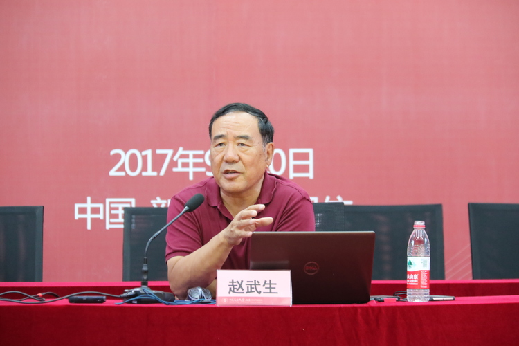 20170910-趙武生為校區(qū)2017級新生做《戈壁明珠—克拉瑪依》專題講座-劉宇峰 夏海博.3
