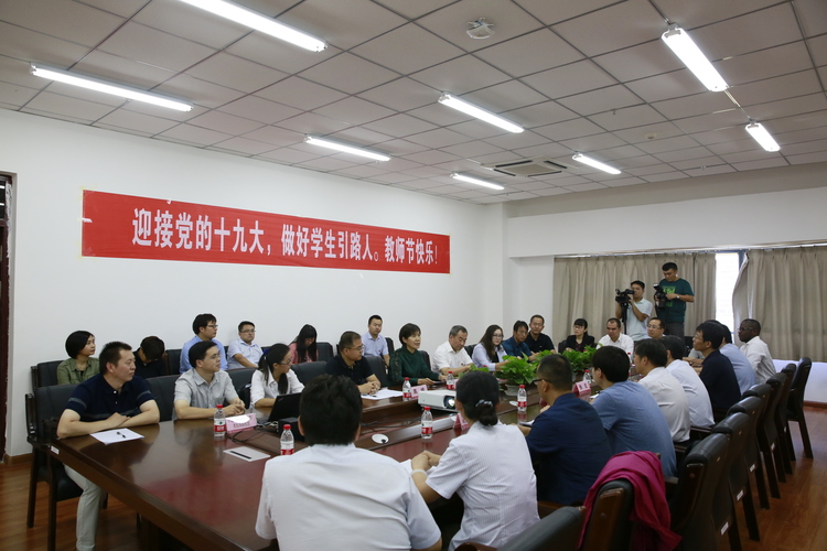 20170909老師們謝謝您，紅彥市長歡迎您-教師節(jié)-張寶 (11)