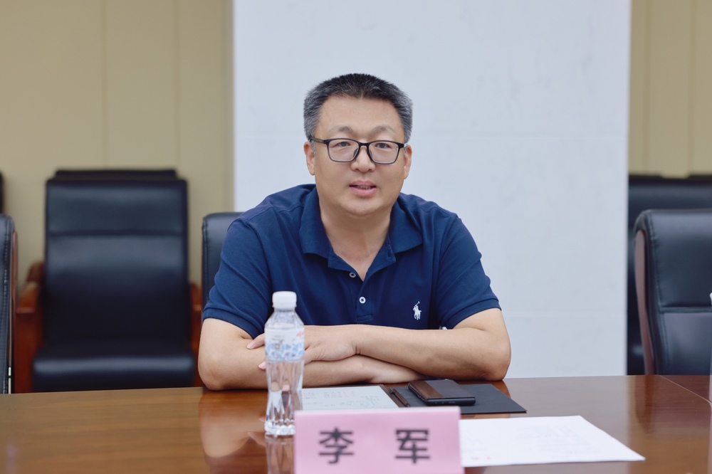 20250701工商銀行自治區(qū)分行副行長(zhǎng)一行參觀調(diào)研座談交流會(huì)-徐蓉、李新雅攝 (10)