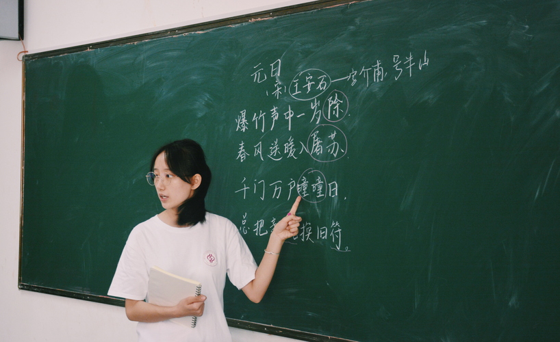 校區(qū)文理學(xué)院與克拉瑪依佳福社區(qū)共建大學(xué)生志愿服務(wù)基地 (3)
