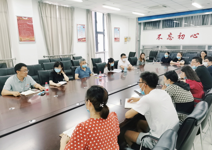 文理學院師生熱議習近平總書記給校區(qū)畢業(yè)生回信 (4)