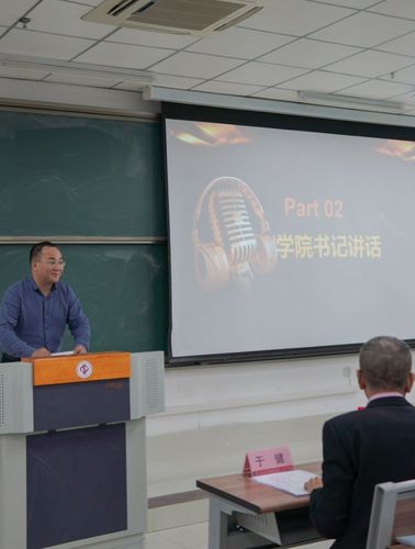 20211026校區(qū)成功舉辦第六屆“石英杯”暨2021“外研社·國(guó)才杯”全國(guó)英語(yǔ)演講大賽1