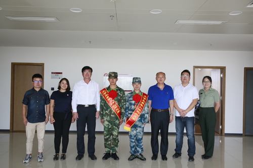 20170910參軍入伍  無上光榮——中國石油大學(xué)（北京）克拉瑪依校區(qū)舉行2017年新兵入伍歡送會(huì)-張寶 王樂 (6)