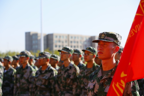 20170829軍訓(xùn)相關(guān)-開訓(xùn)典禮+日常訓(xùn)練-張寶 (71)